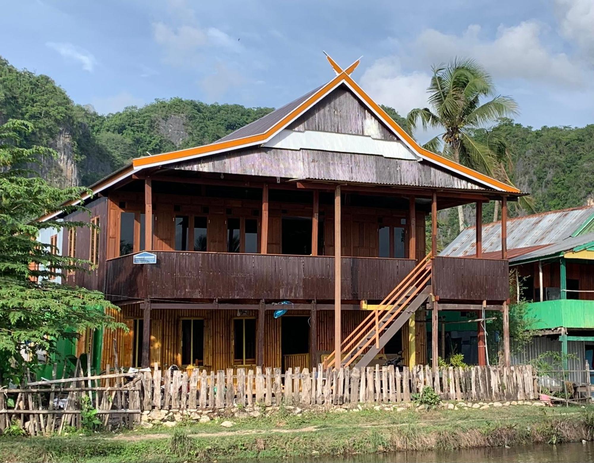 Nasrul House Homestay For Backpackers Maros Екстер'єр фото